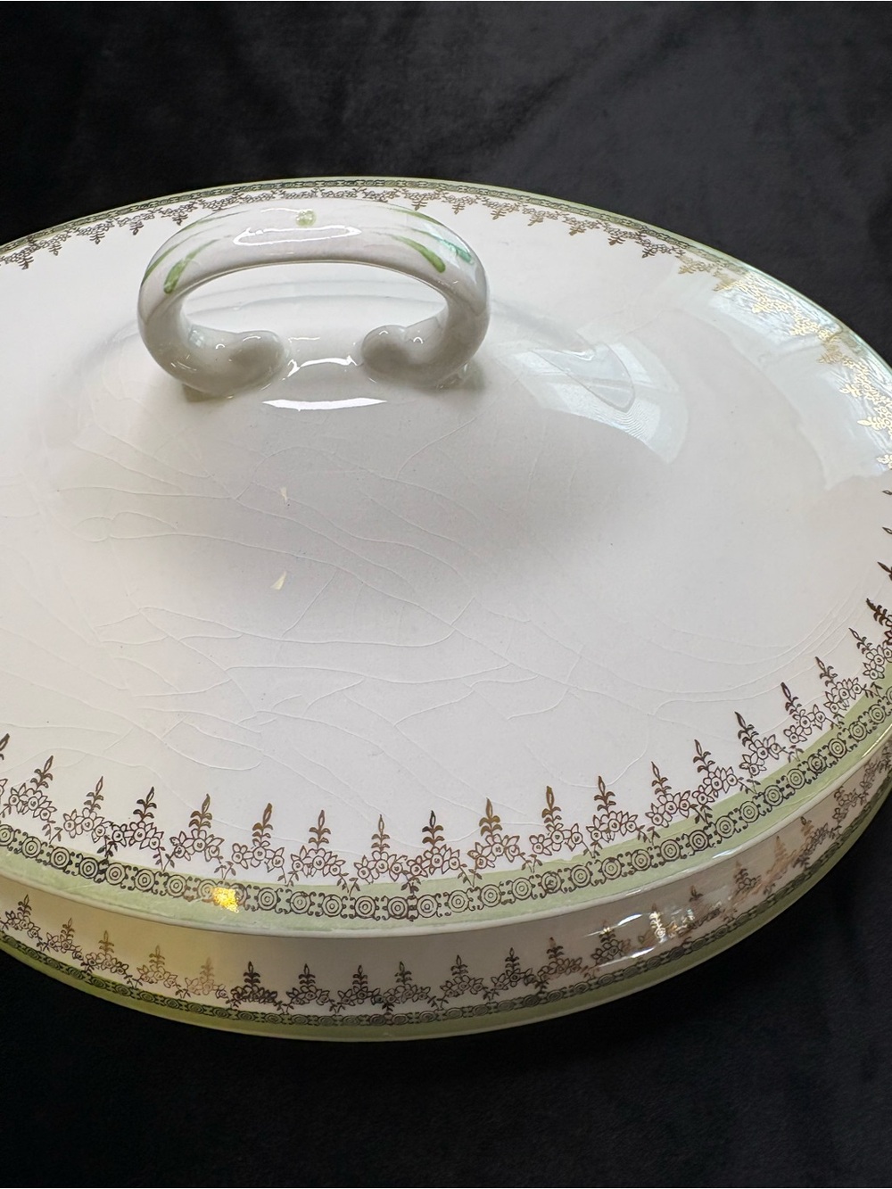 Vintage Homer Laughlin White Covered Serving Dish with Green and Gold Trim - Picture 8 of 10